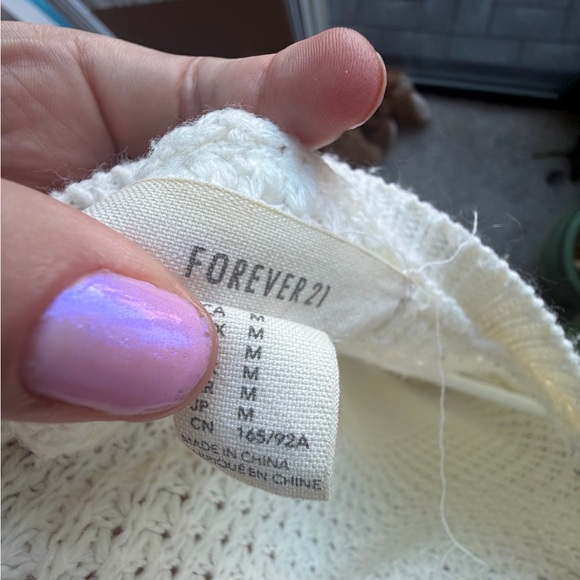 Cozy White Knit Sweater Cropped - Picture 3 of 3